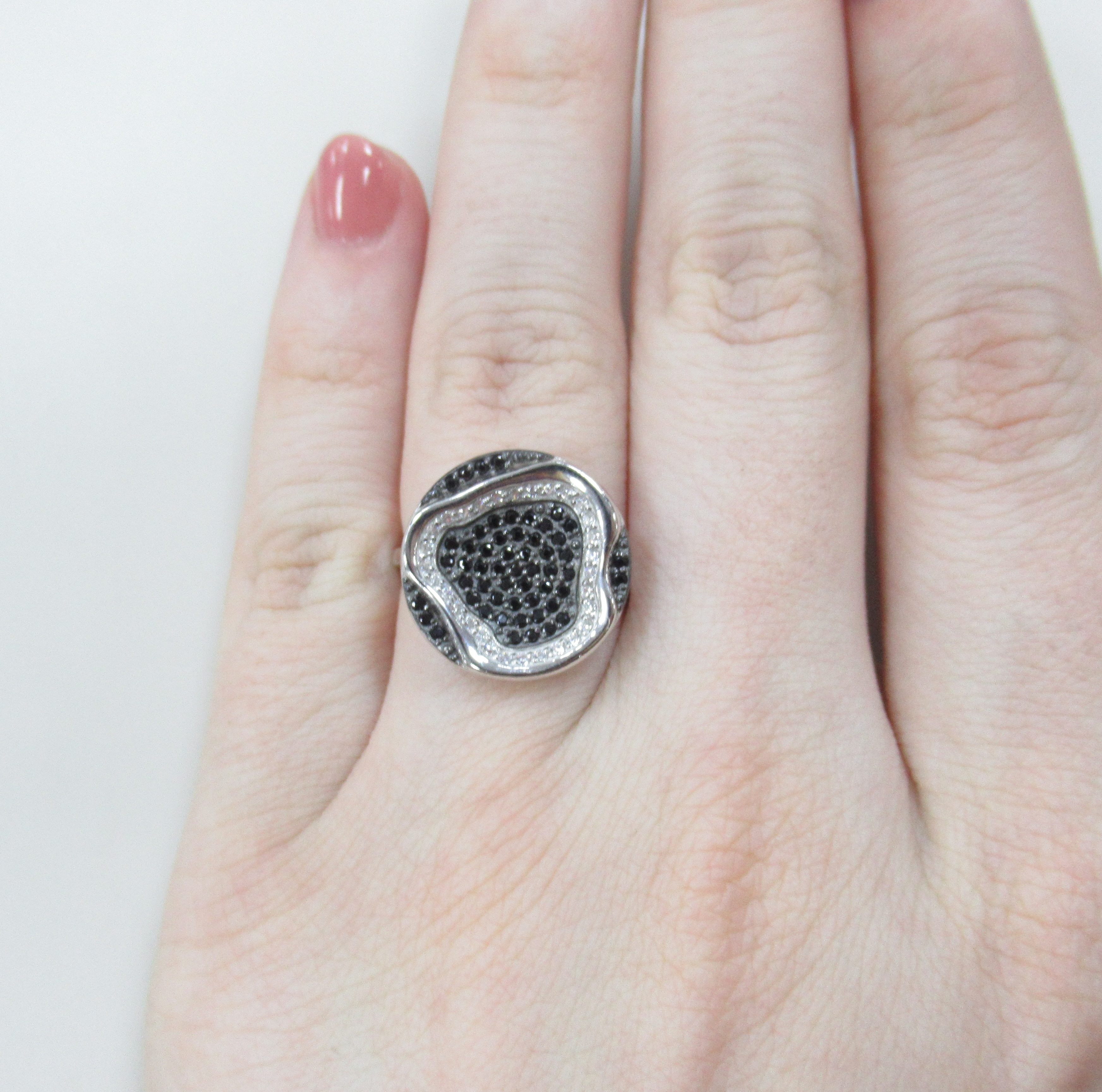 Серебряное кольцо со шпинелью